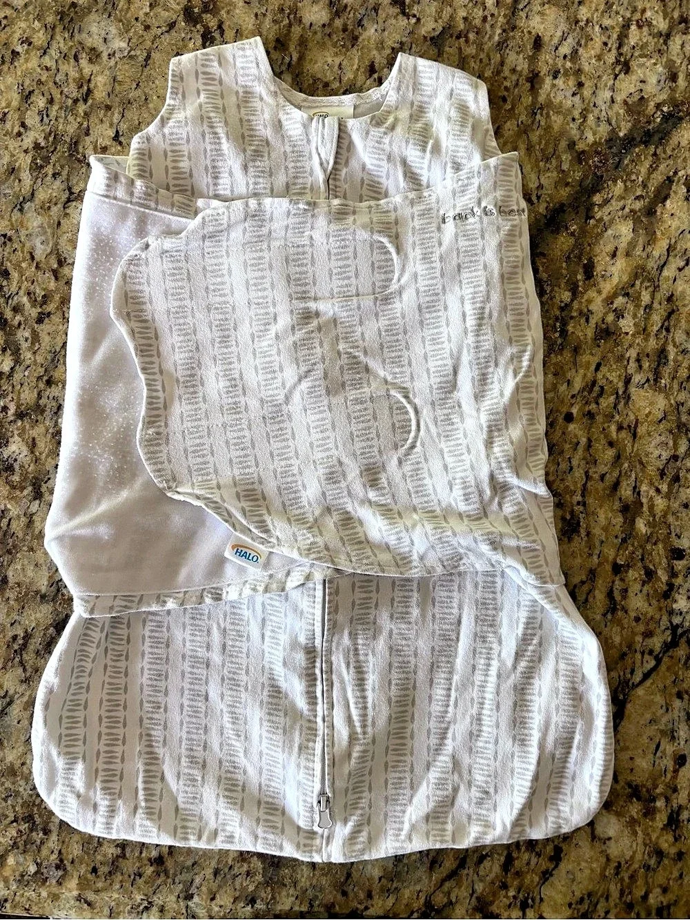 HALO SleepSack Swaddle Micro-Fleece Newborn-3 month EUC